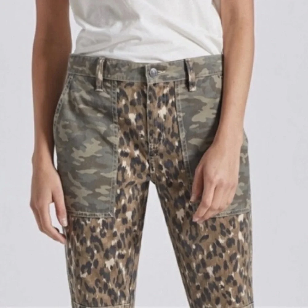 CURRENT/ELLIOT Camo Leopard Cropped Ankle Pants - Picture 4 of 14